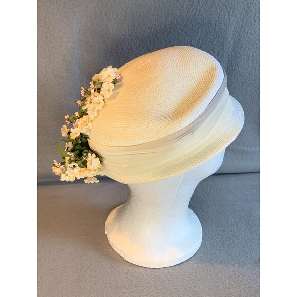 Ladies Ivory Hat with Gray Fabric Band and Small Flowers Sz 22 Vintage - Picture 3 of 9